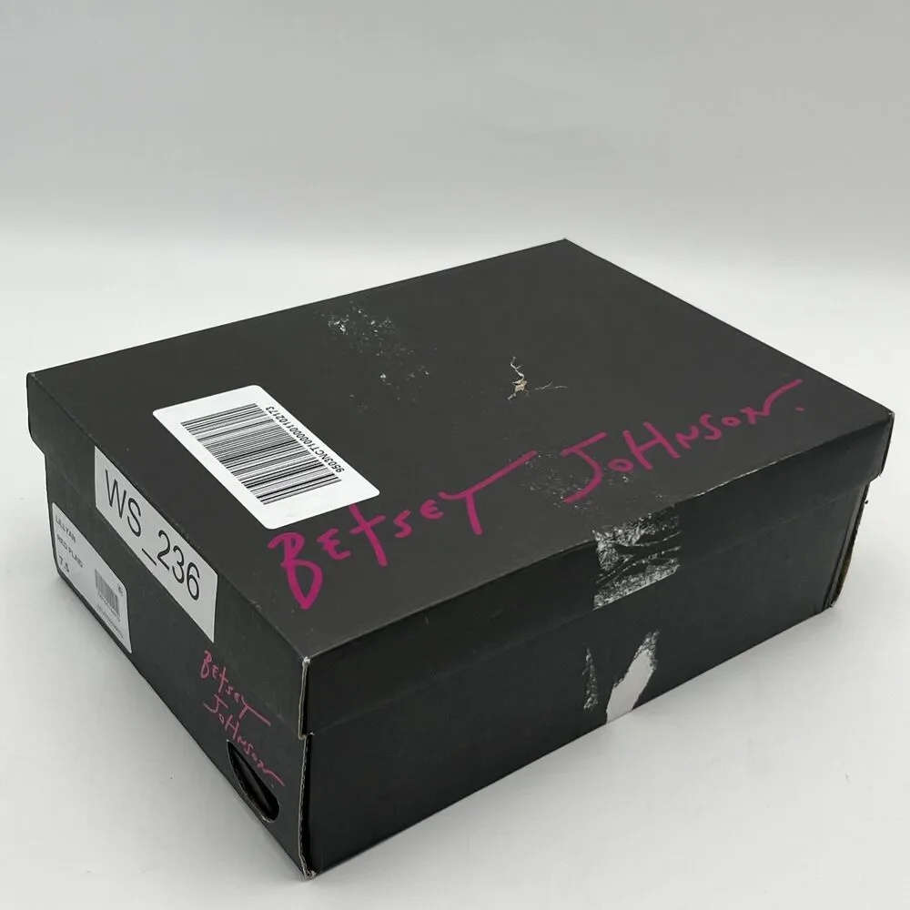 Betsey Johnson Lillyan Pump Women 7.5M Red Plaid T-Strap Pointed Toe Kitten Heel - Picture 10 of 13